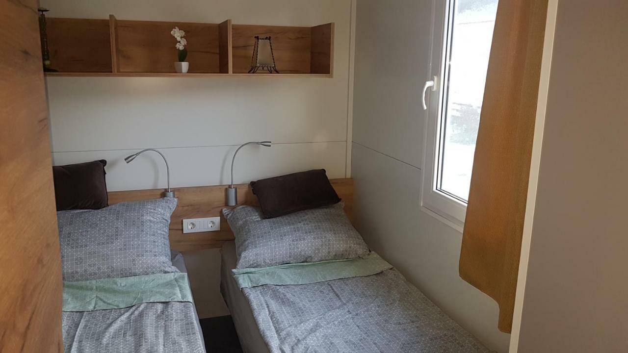 Mobile Home Pearl Of Murter Jezera Exterior foto